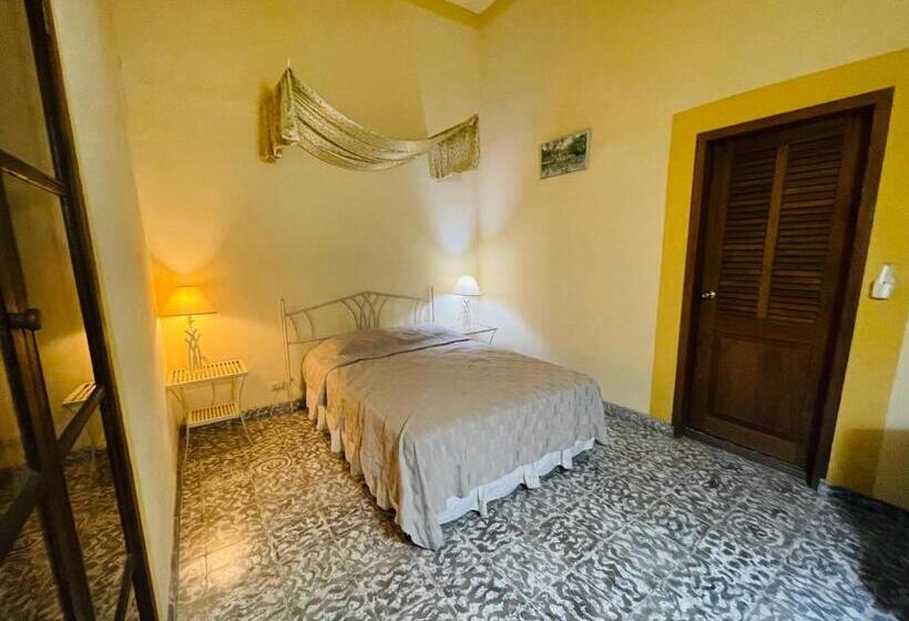 پانسیون Tela’s Inn