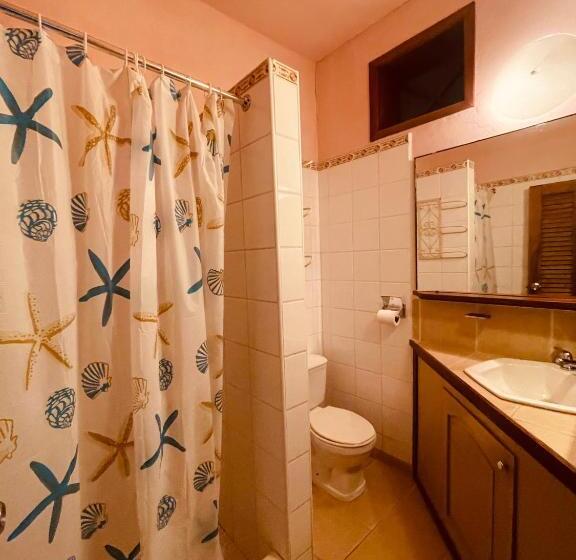 پانسیون Tela’s Inn