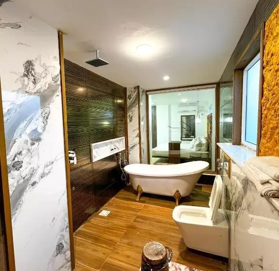 Signature By Hotel Crown Inn