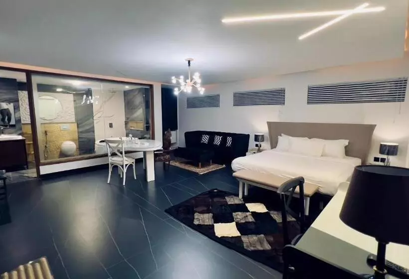 Signature By Hotel Crown Inn