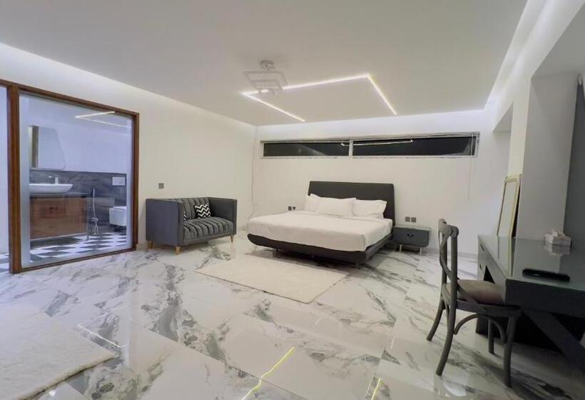 Signature By Hotel Crown Inn