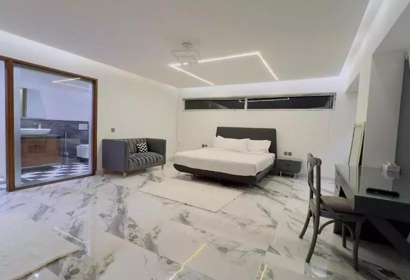 Signature By Hotel Crown Inn