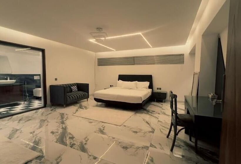 Signature By Hotel Crown Inn