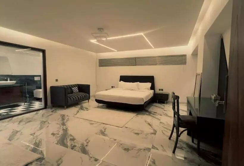 Signature By Hotel Crown Inn