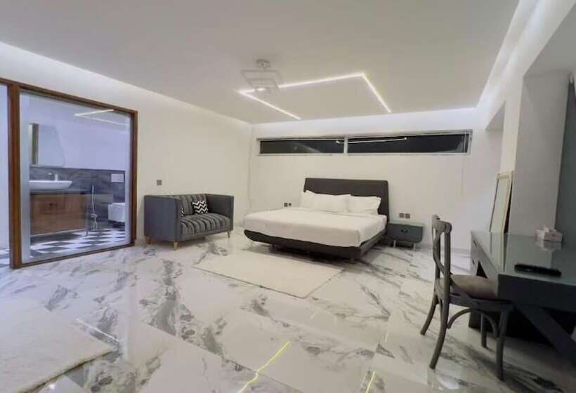 Signature By Hotel Crown Inn