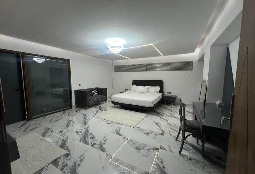 Signature By Hotel Crown Inn