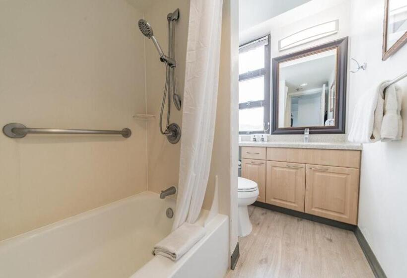 호텔 Spectacular Ocean & Diamond Head View 2 Bedroom Condo With Free Parking!