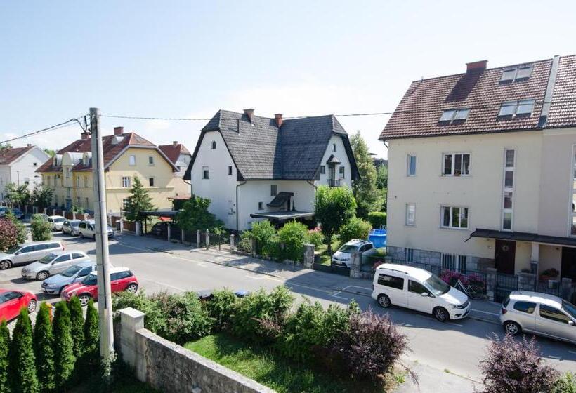 هاستل Glinška Rooms