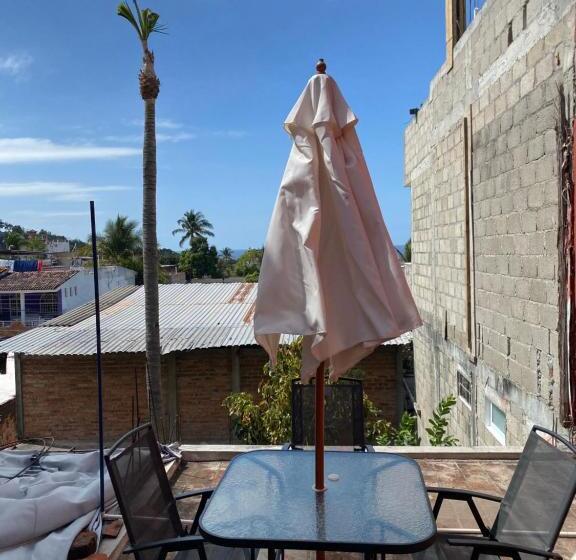 هاستل Pomarrosa