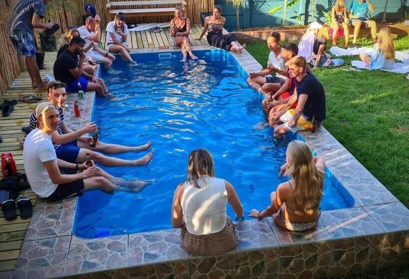 הוסטל Uthando Backpackers Lodge