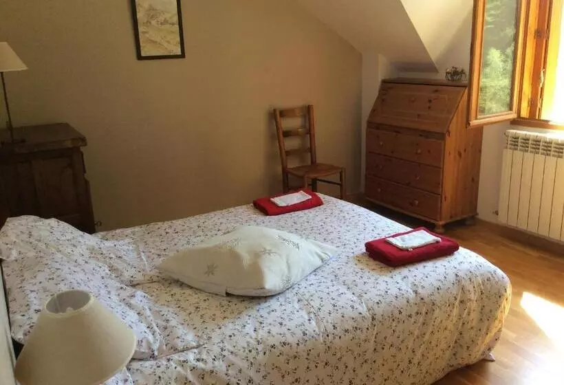 ベッドアンドブレックファースト Chambre D Hôte Les Carlines