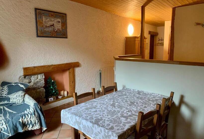 تختخواب و صبحانه La Tourtette