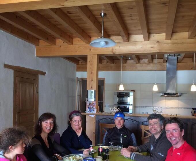 تختخواب و صبحانه La Tourtette