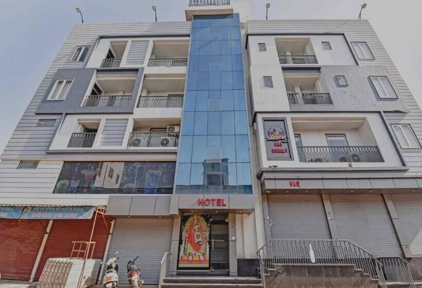 Collection O 70296 Hotel Sarover