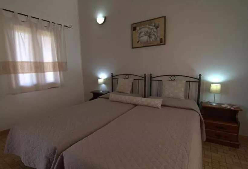 ホテル Agriturismo Marongiu