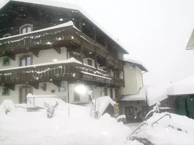 ホテル Albergo Ristorante Guerri