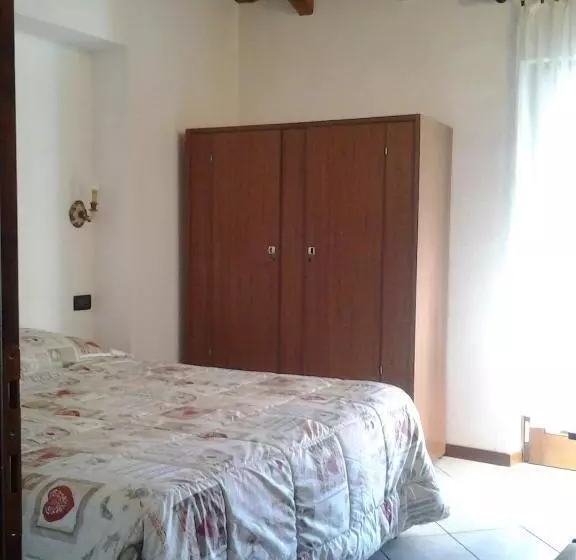 ホテル Albergo Ristorante Guerri