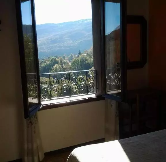 ホテル Albergo Ristorante Guerri