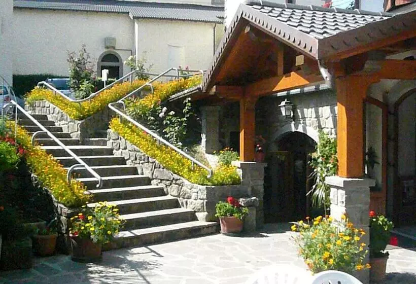ホテル Albergo Ristorante Guerri