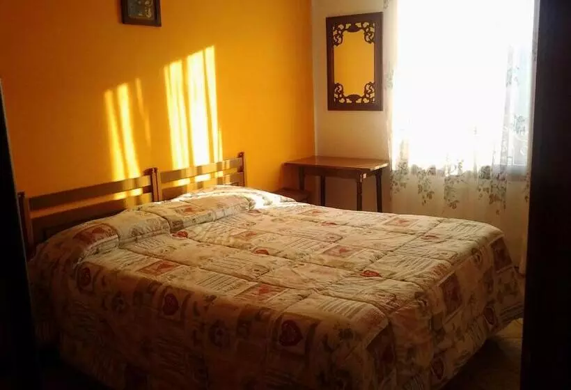 ホテル Albergo Ristorante Guerri