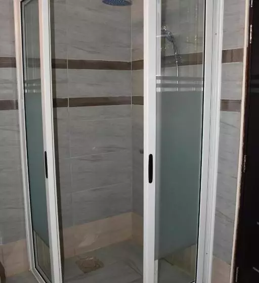 هتل Pent House Inn Namugongo