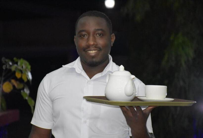 هتل Pent House Inn Namugongo