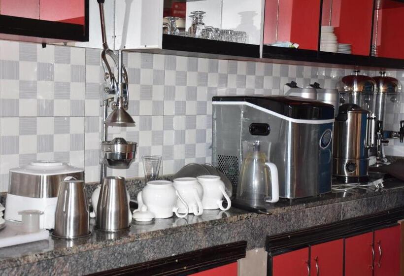 هتل Pent House Inn Namugongo