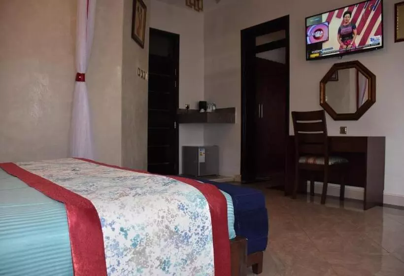 هتل Pent House Inn Namugongo