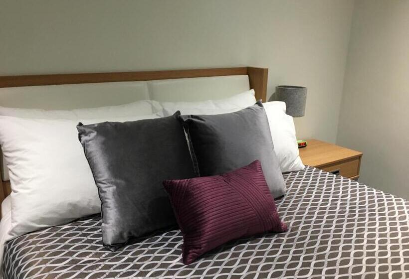 Hotel University Of Alberta Plh Accommodation