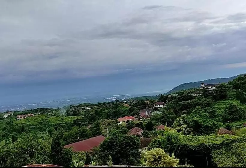 Hotelli Villa Raung Indah Tretes