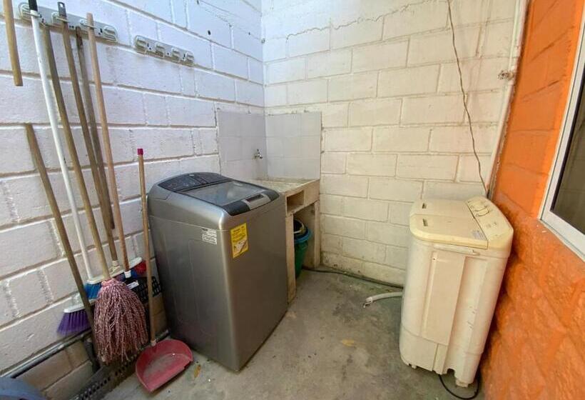 پانسیون Casa Universitaria El Trebol