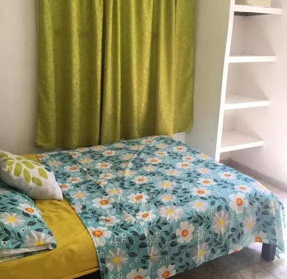 پانسیون Casa Universitaria El Trebol
