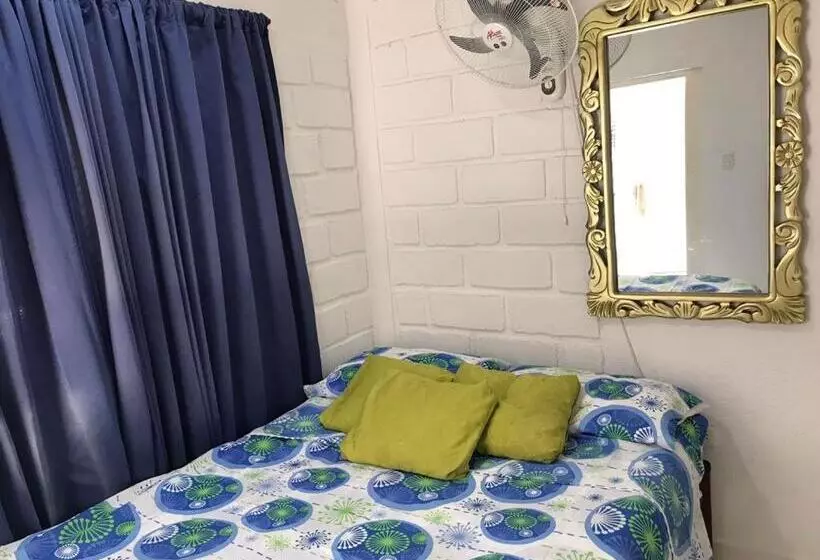 پانسیون Casa Universitaria El Trebol