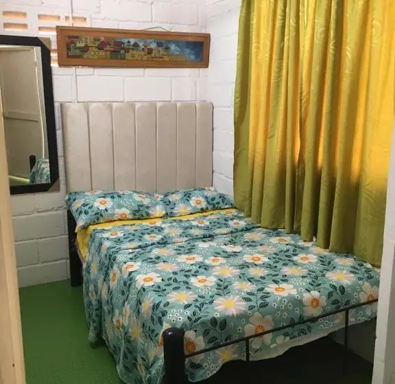 پانسیون Casa Universitaria El Trebol