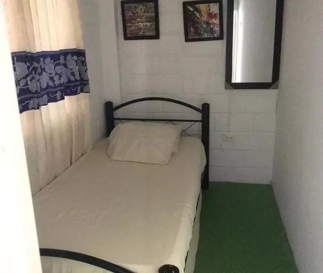 پانسیون Casa Universitaria El Trebol