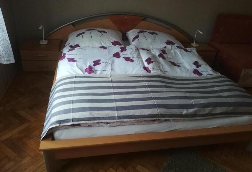 펜션 Leander House