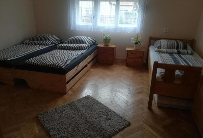 펜션 Leander House