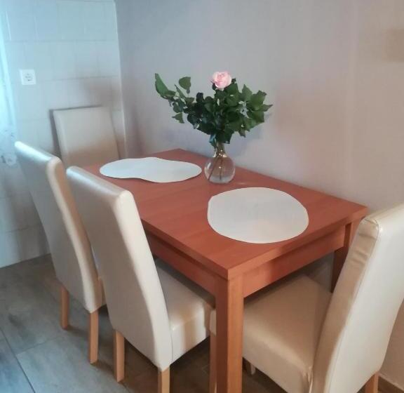 펜션 Leander House