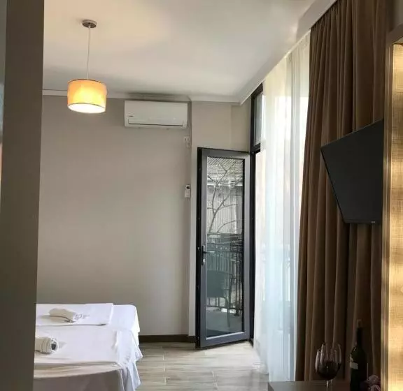 پانسیون Nina Two