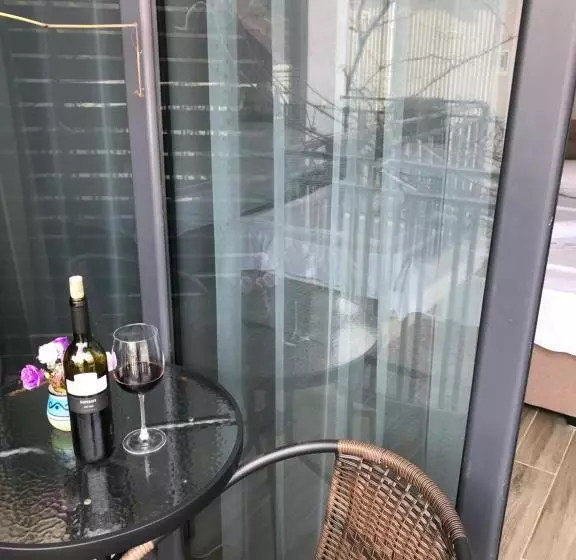 پانسیون Nina Two