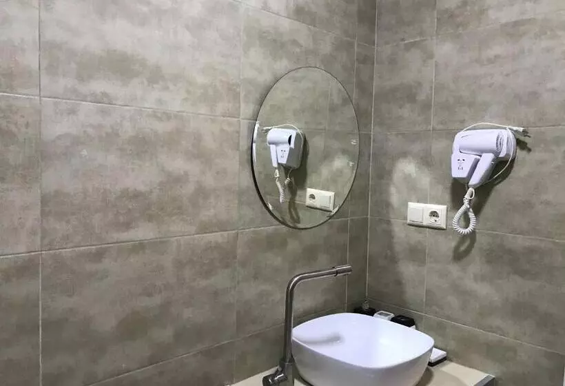 پانسیون Nina Two