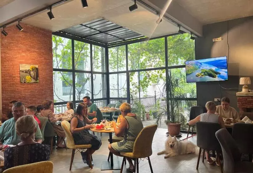 پانسیون Nina Two