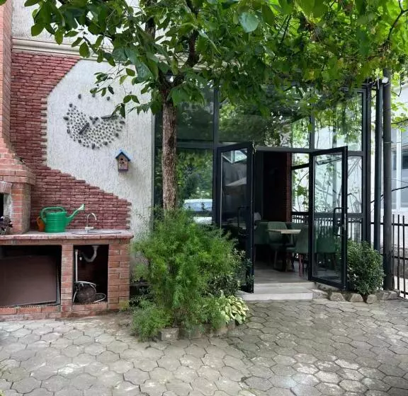 پانسیون Nina Two