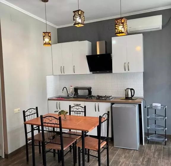 پانسیون Nina Two