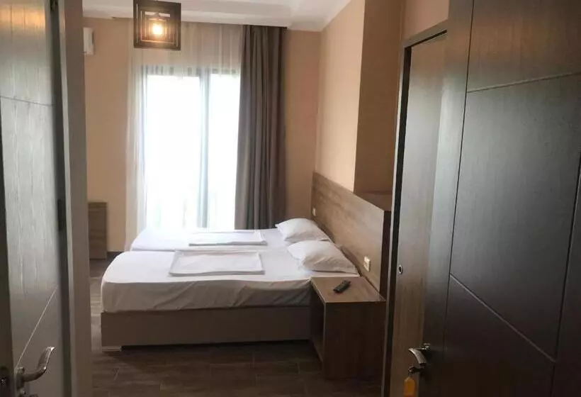 پانسیون Nina Two