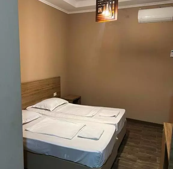 پانسیون Nina Two