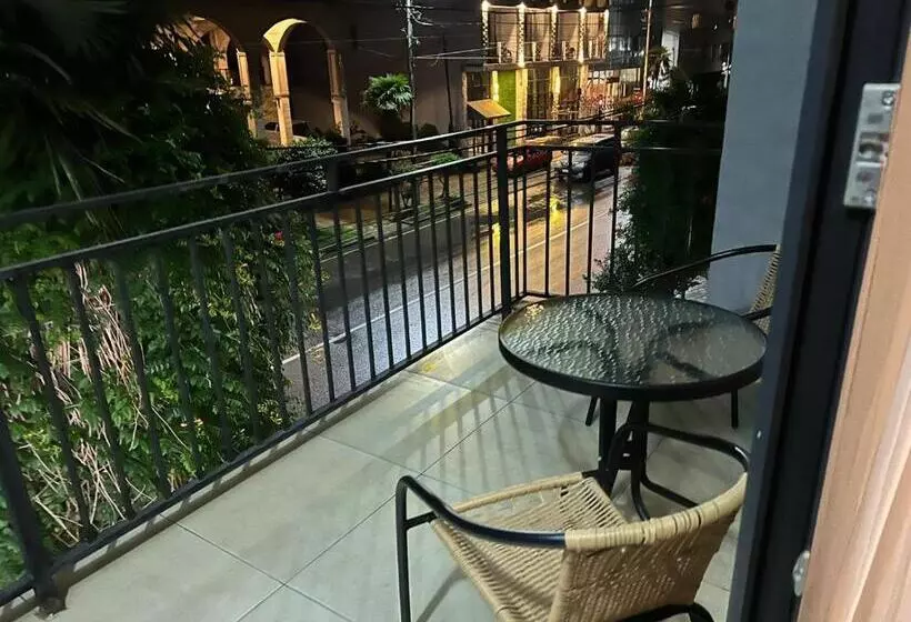 پانسیون Nina Two