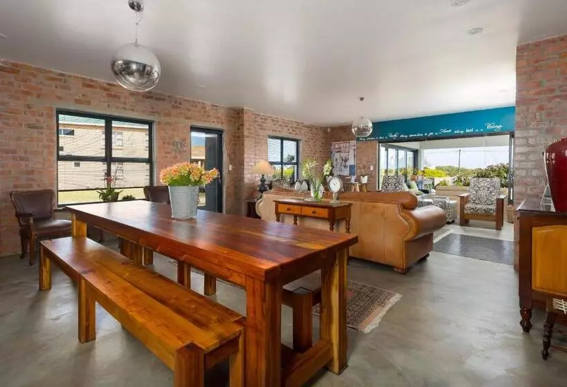 Majatalo Stay At Friends Economic Rooms