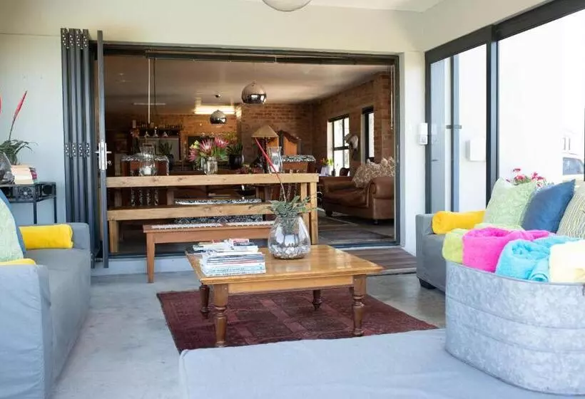 Majatalo Stay At Friends Economic Rooms