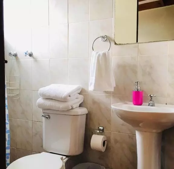 ユースホステル Hostal Amunategui